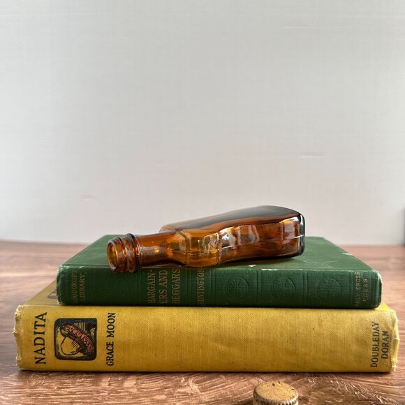 Vintage Crown Colony Guitar-Shaped Amber Glass Bottle With Brass Lid 4 1/2" Tall - Picture 8 of 10